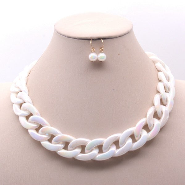 STATEMENT WHITE CHAIN NECKLACE AND EARRING SET