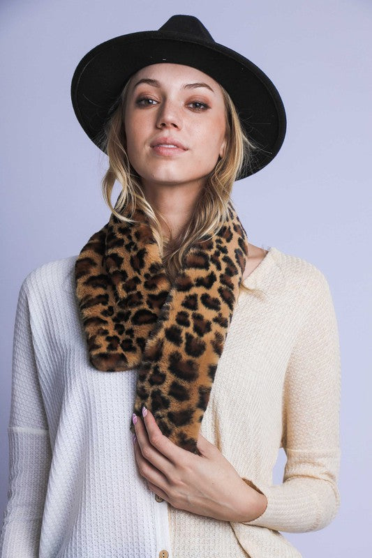 FAUX FUR LEOPARD SCARF