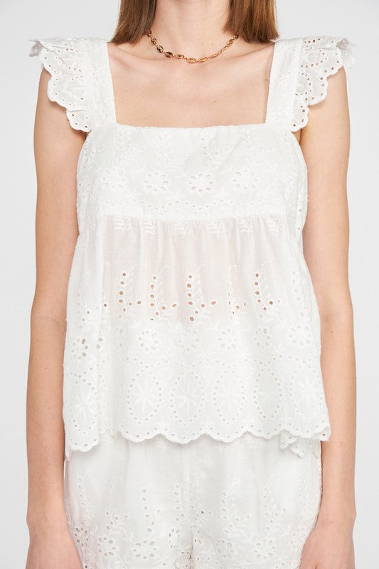 RUFFLE SLEEVE HEM EYELET TOP